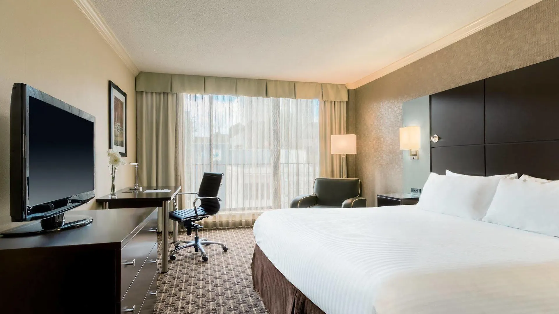 *** Hotel Park Inn & Suites By Radisson Vancouver Canada