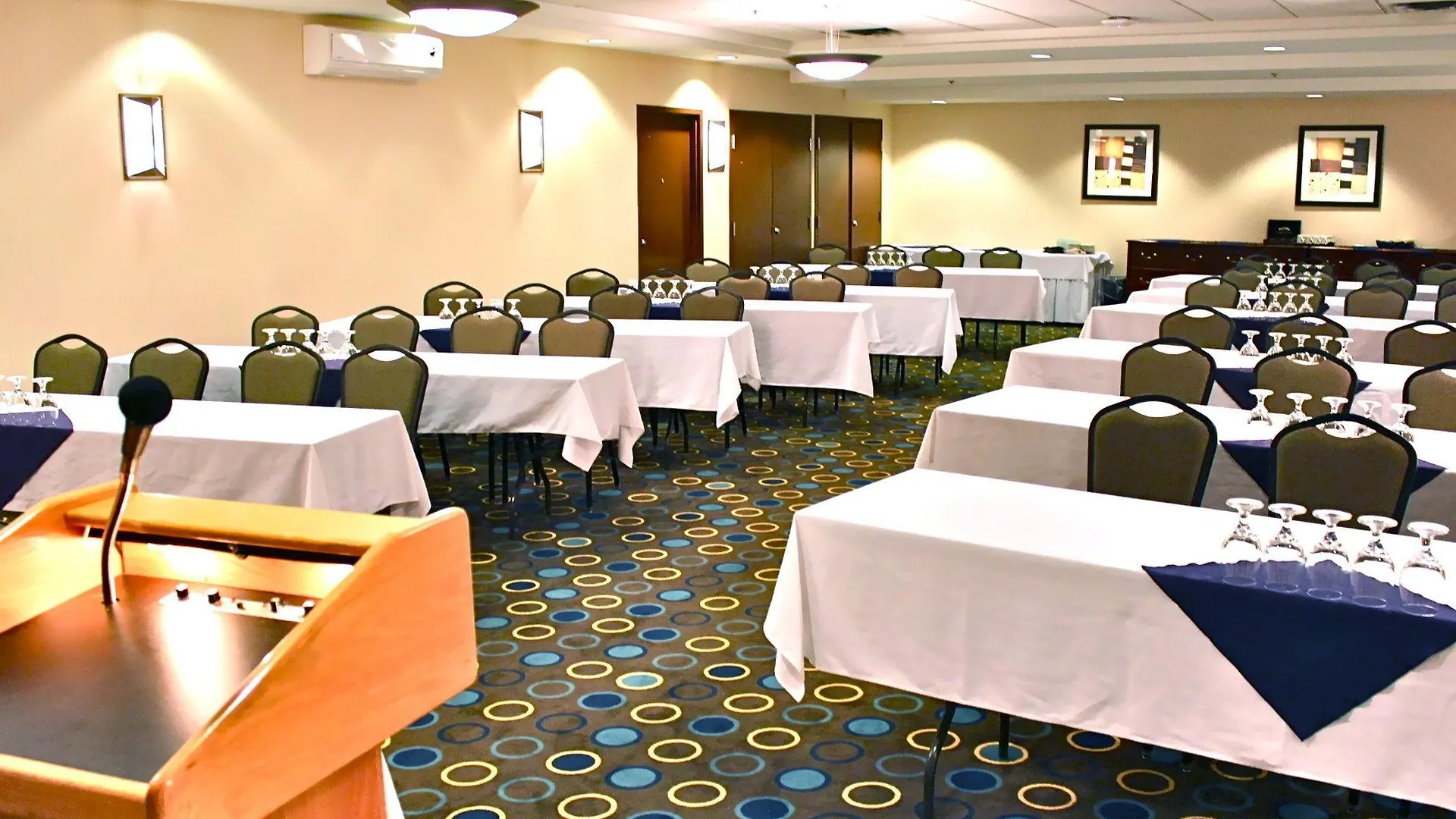 Hotel Park Inn & Suites By Radisson Vancouver