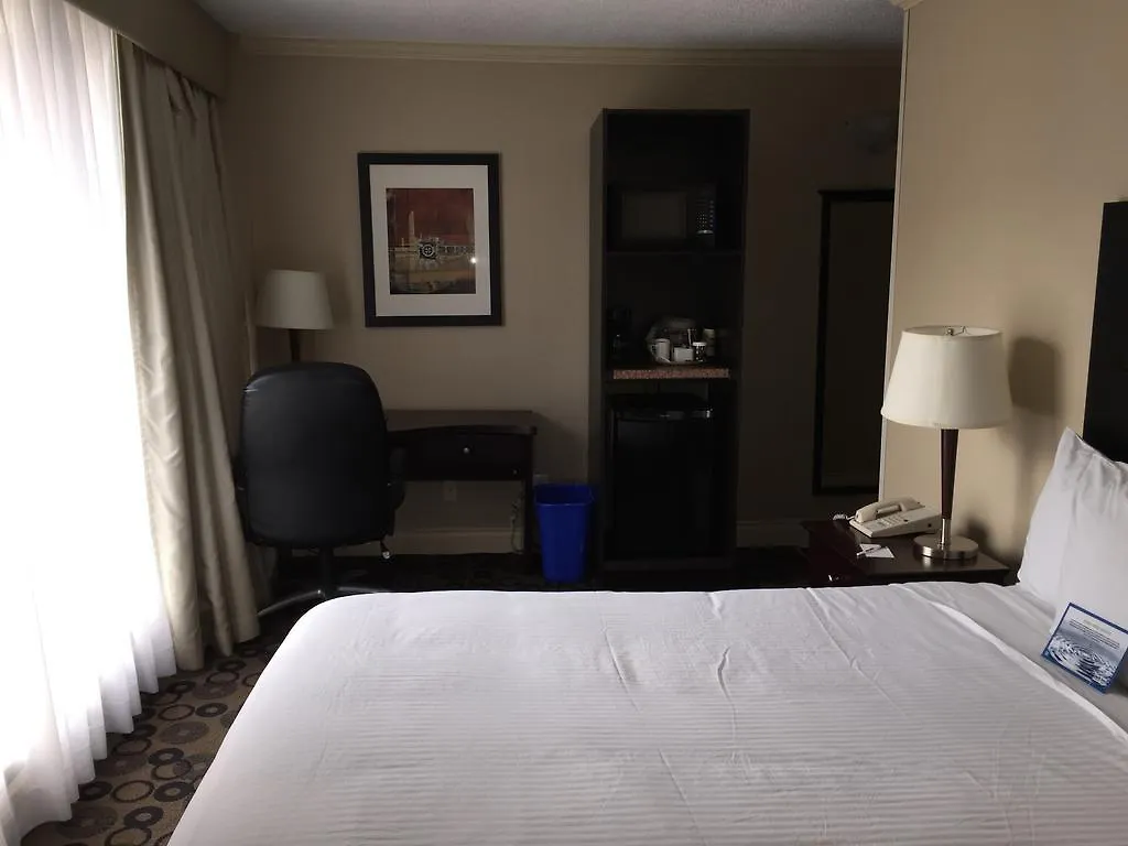 Park Inn & Suites By Radisson Vancouver 3*,  Canada