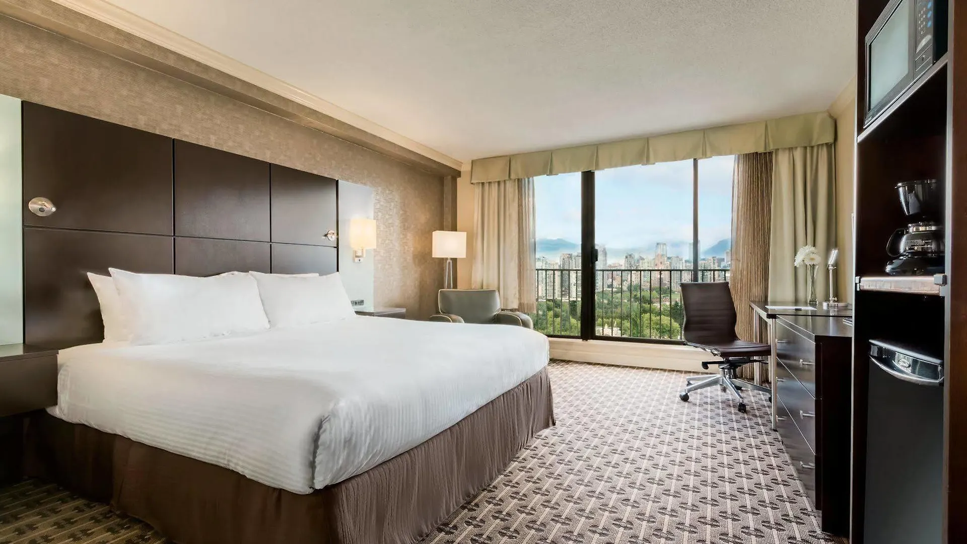 Park Inn & Suites By Radisson Vancouver Hotel
