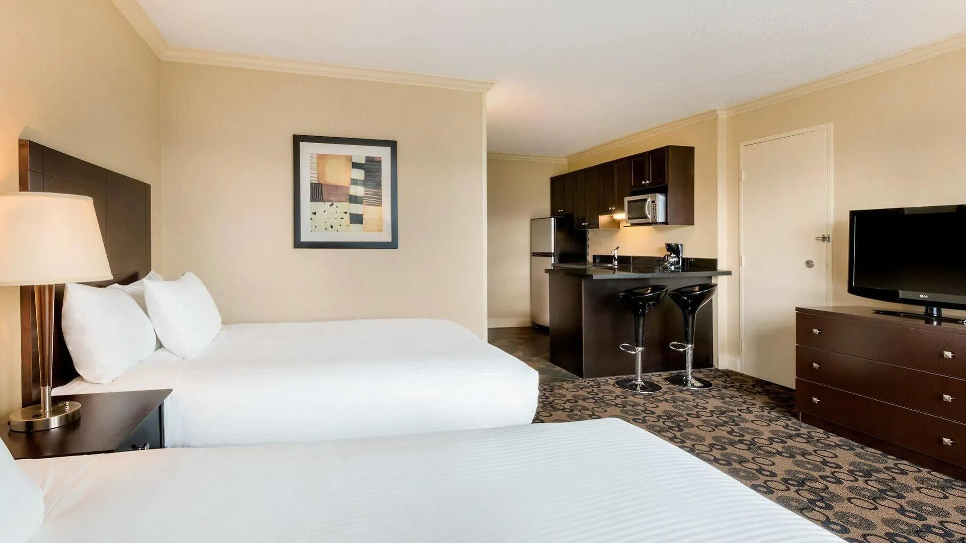 Park Inn & Suites By Radisson Vancouver Hotel