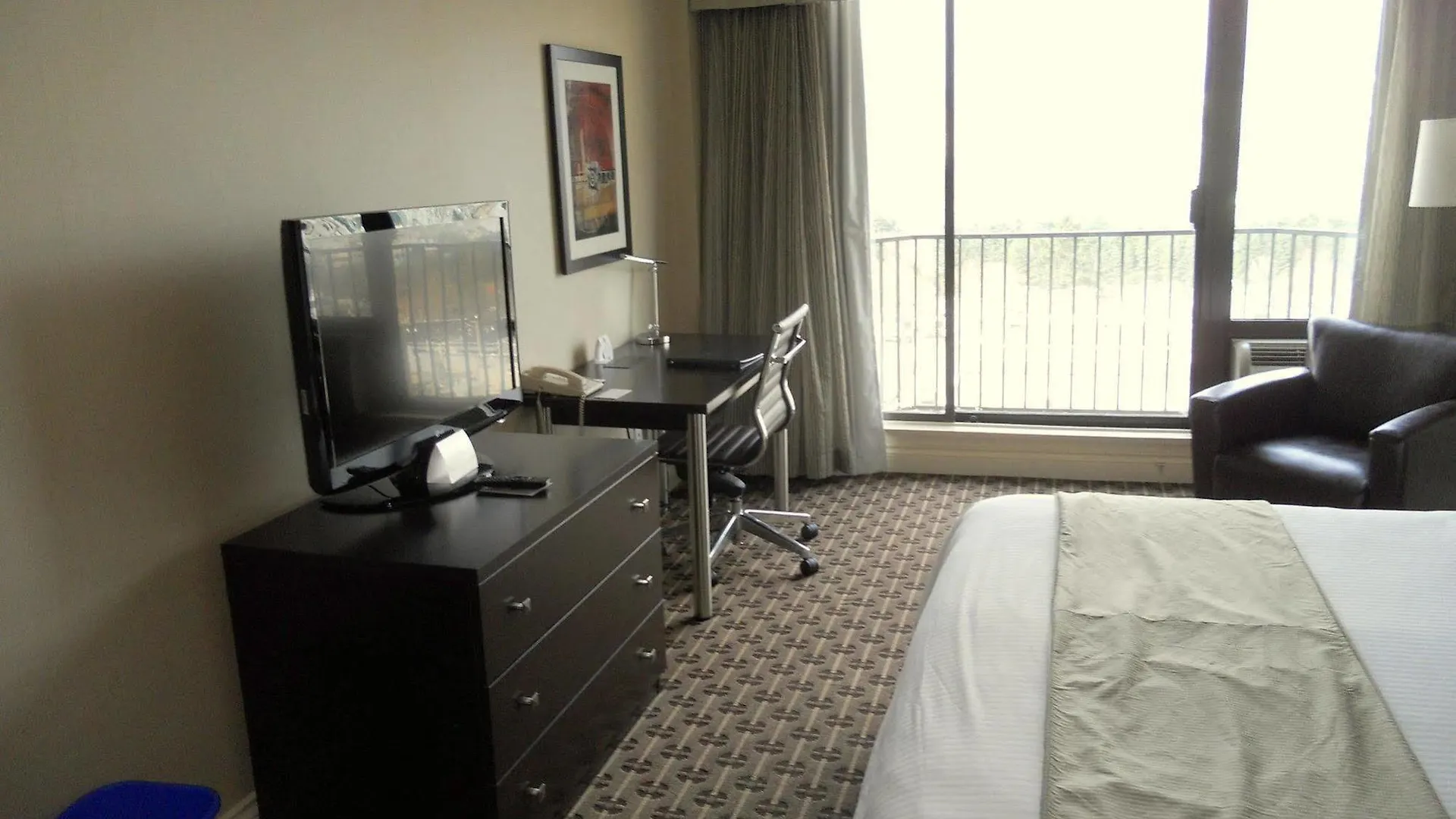 Park Inn & Suites By Radisson Vancouver