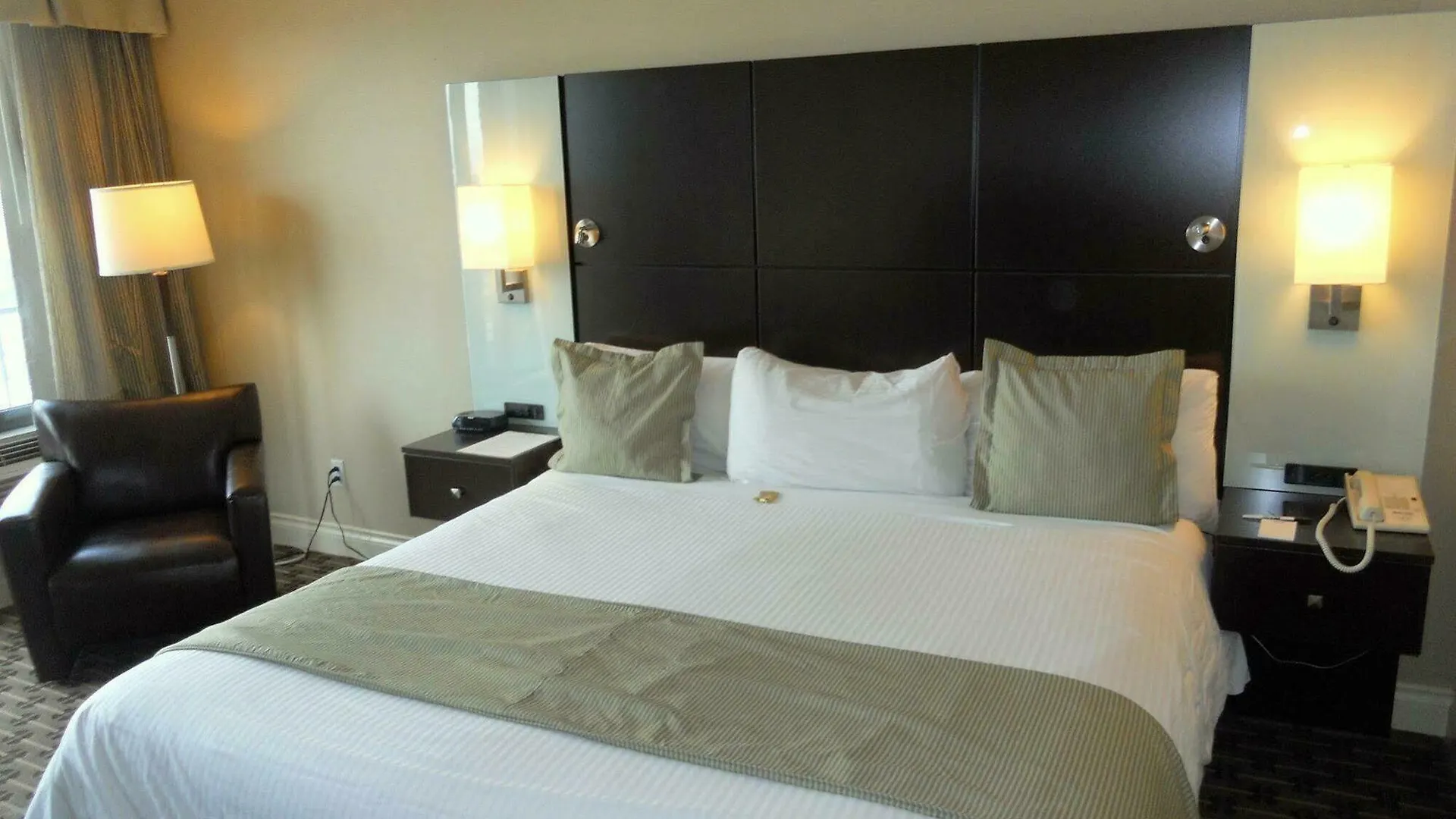 Park Inn & Suites By Radisson Vancouver